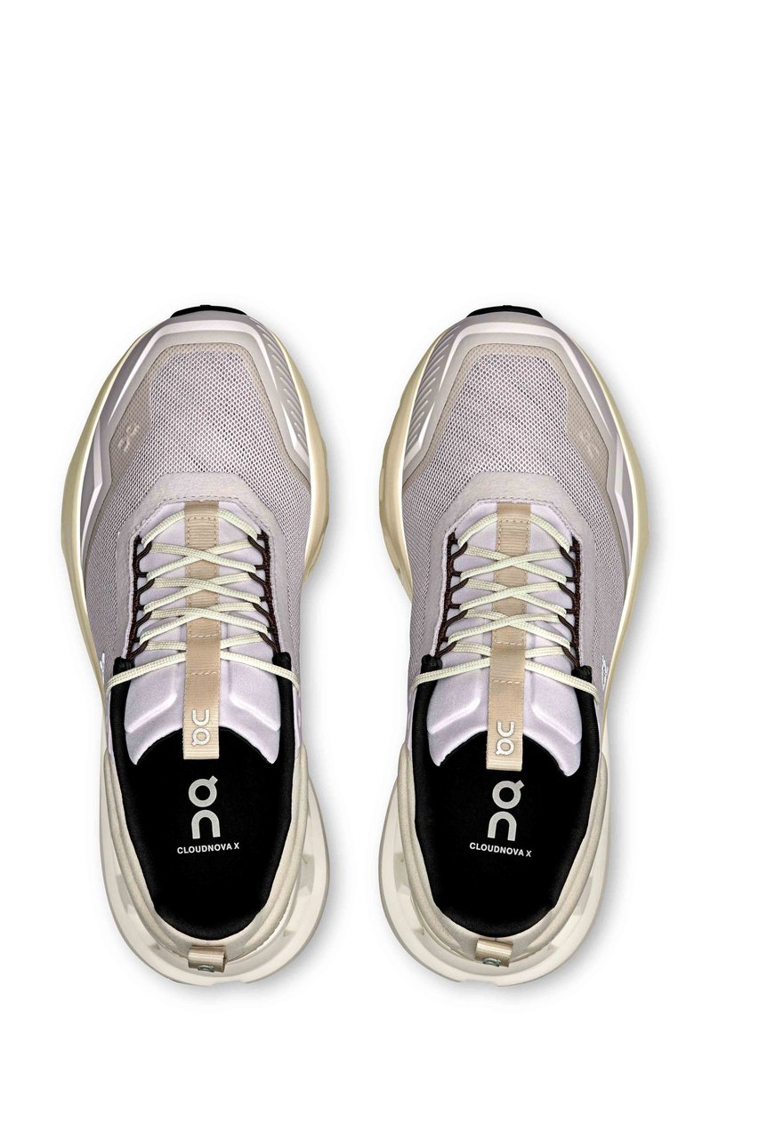ON Cloudnova X Sneakers Wit