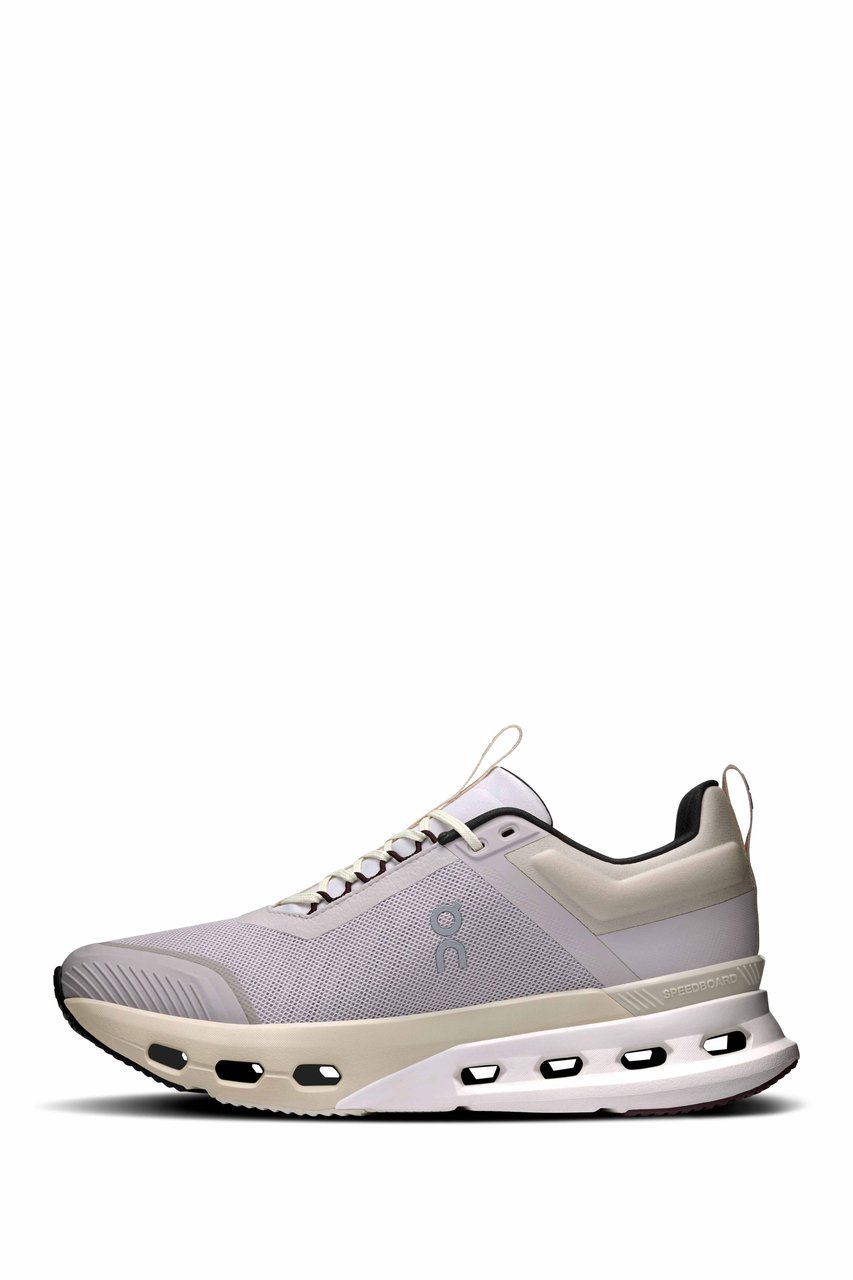 ON Cloudnova X Sneakers Wit