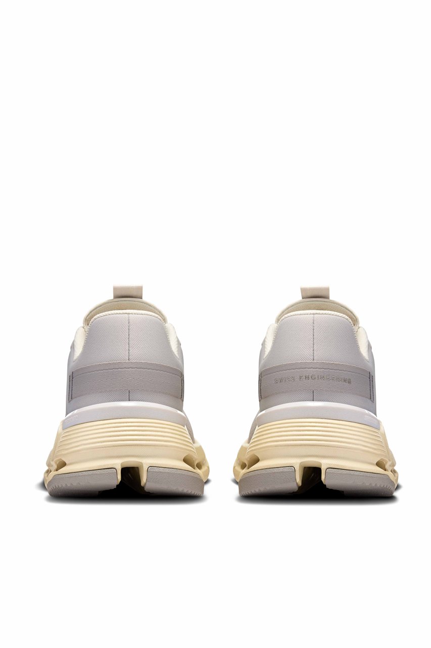 ON DNA Cloudnova Form 2 TT Sneakers Neutraal