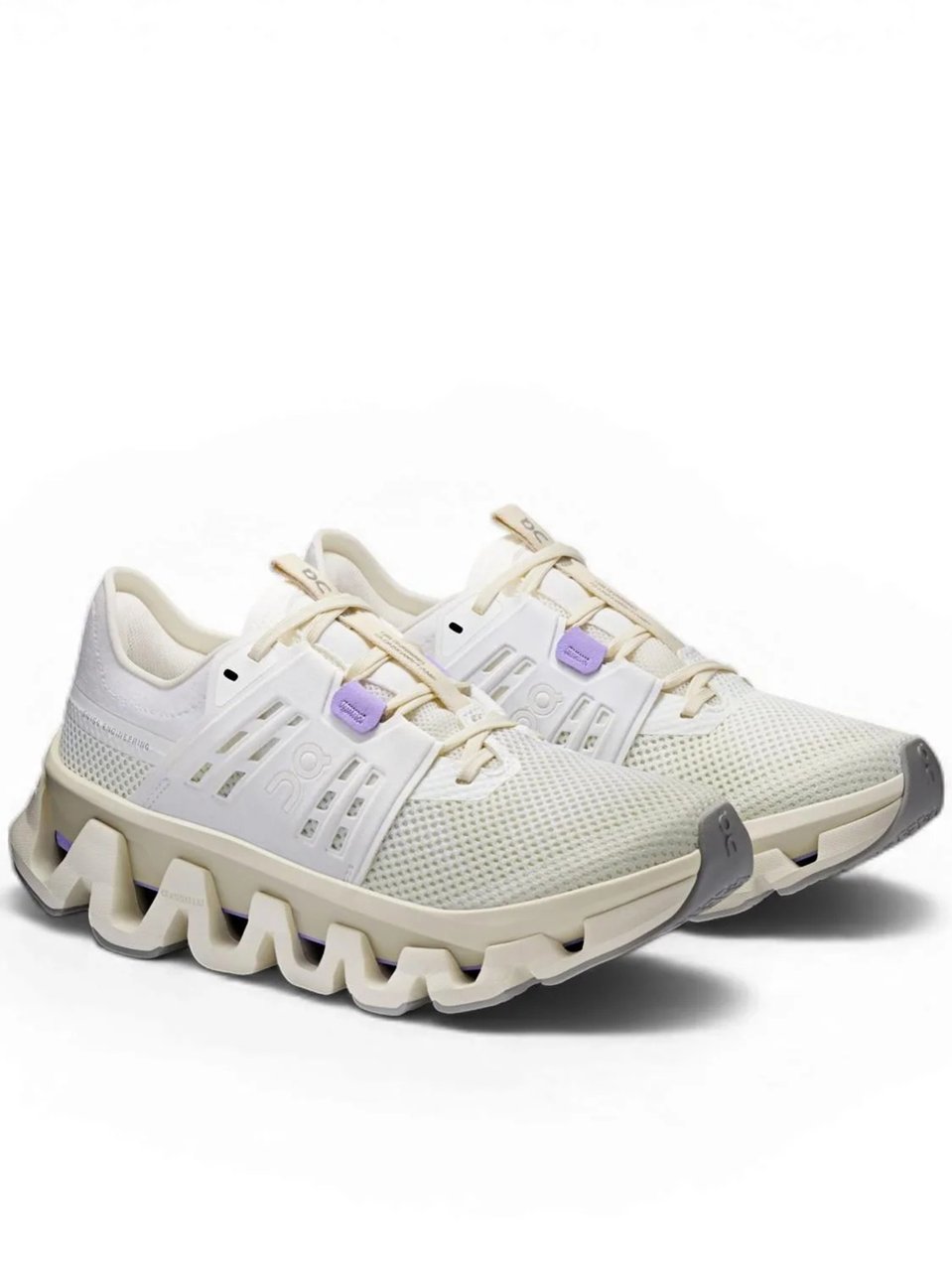 ON Purple Accents Cloudswift Amp Mesh Sneakers Wit