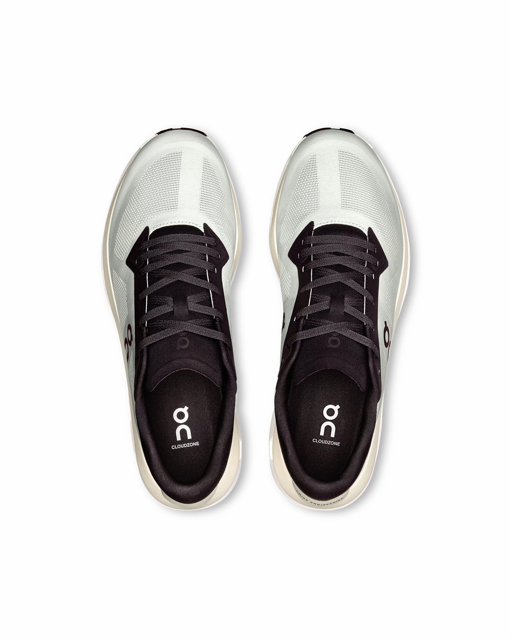 ON Cloudzone Sneakers with Speedboard® Technology in Ice Black Grijs