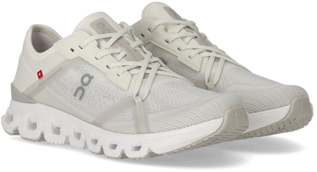 ON ON CLOUD X 4 AD SNEAKER Wit
