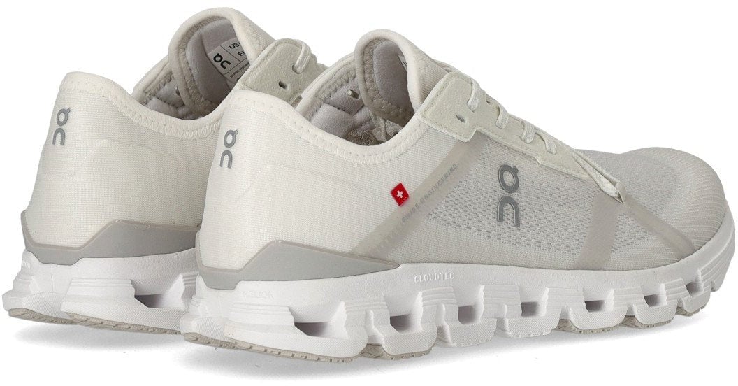 ON ON CLOUD X 4 AD SNEAKER Wit