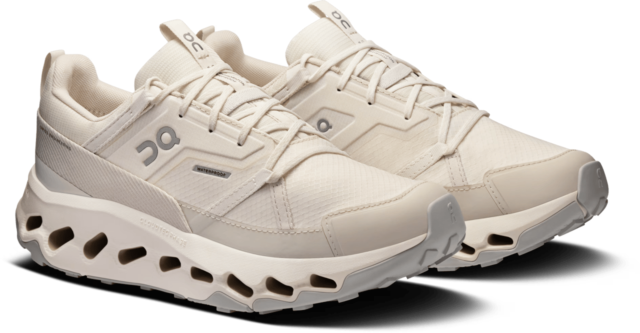 On Running Flat Shoes Ivoryice Wit