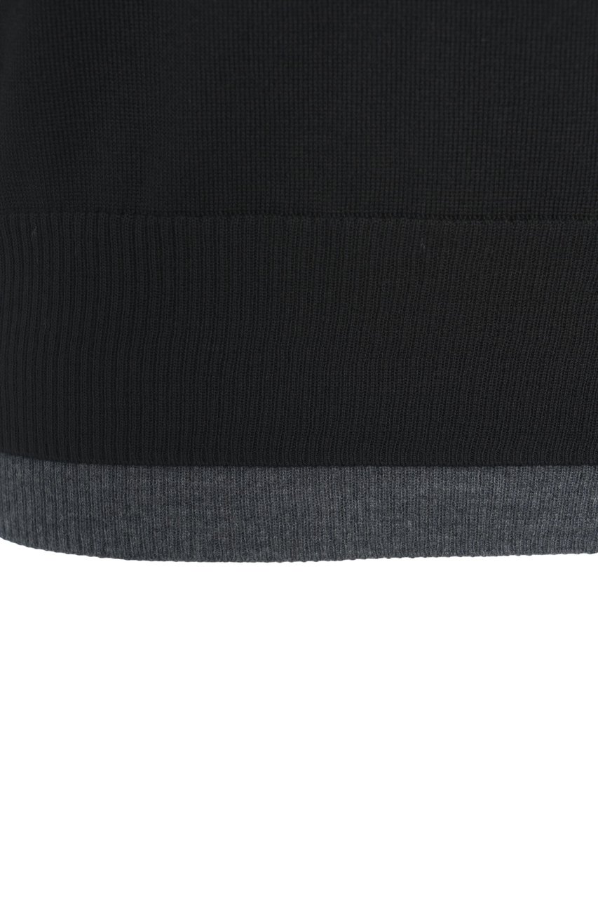 Paolo Pecora Knit sweater with V-neck Zwart