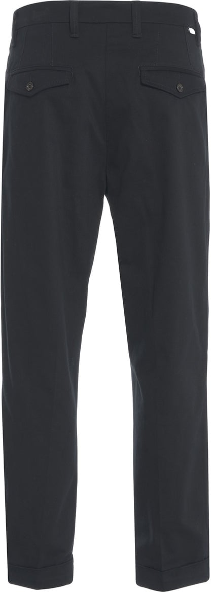 Paolo Pecora Chino pants with pleats Zwart
