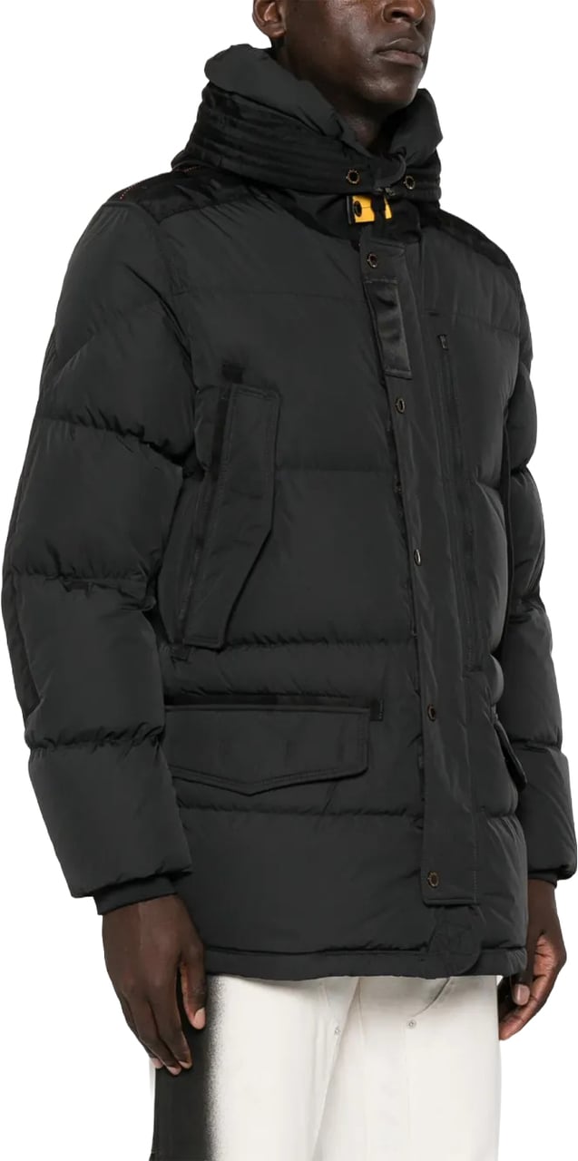 Parajumpers harraseeket divers Divers