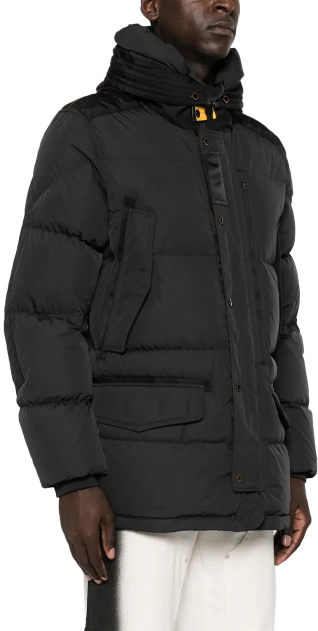 Parajumpers harraseeket divers Divers