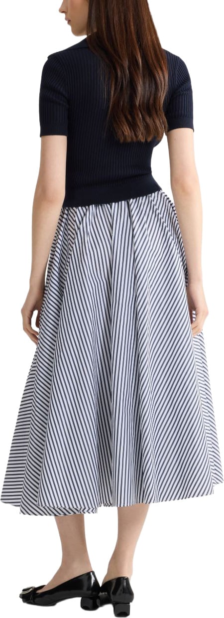 Patou Deep V-Neck Short-Sleeved Sweater With Chest Pockets Zwart