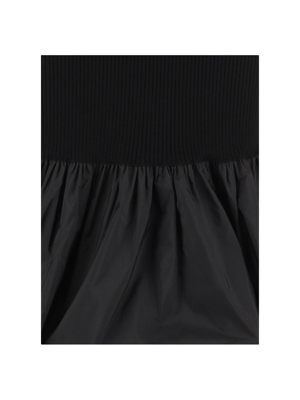 Patou Fitted Black Midi Dress with Ruffled Hem Zwart