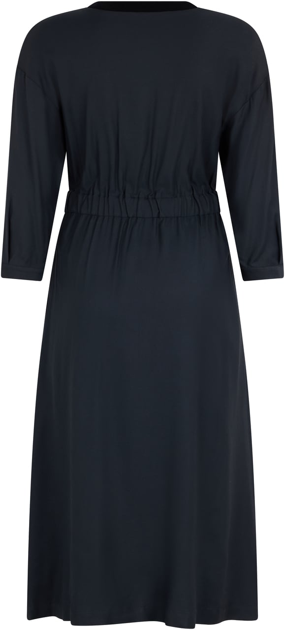 Peserico Elegant long black dress with integrated belt. Zwart