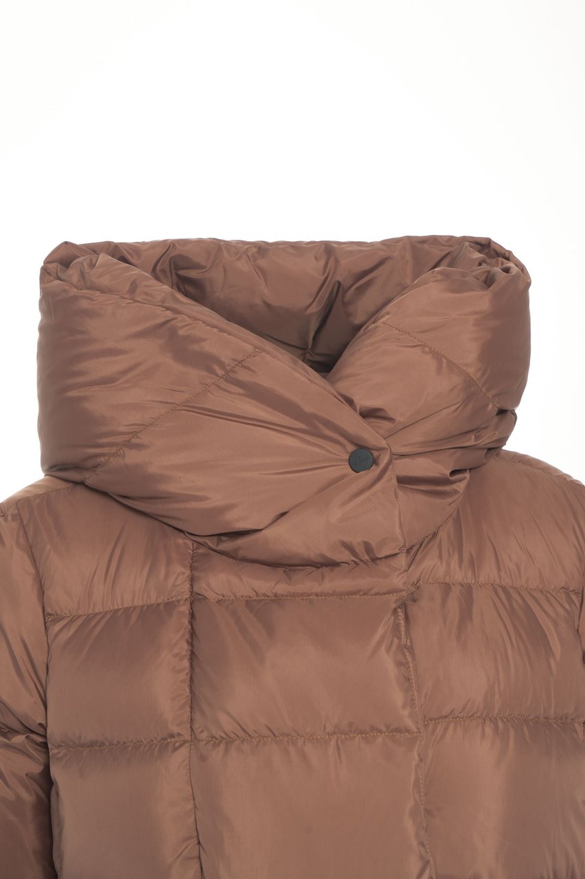 Peuterey Down jacket with high collar Bruin