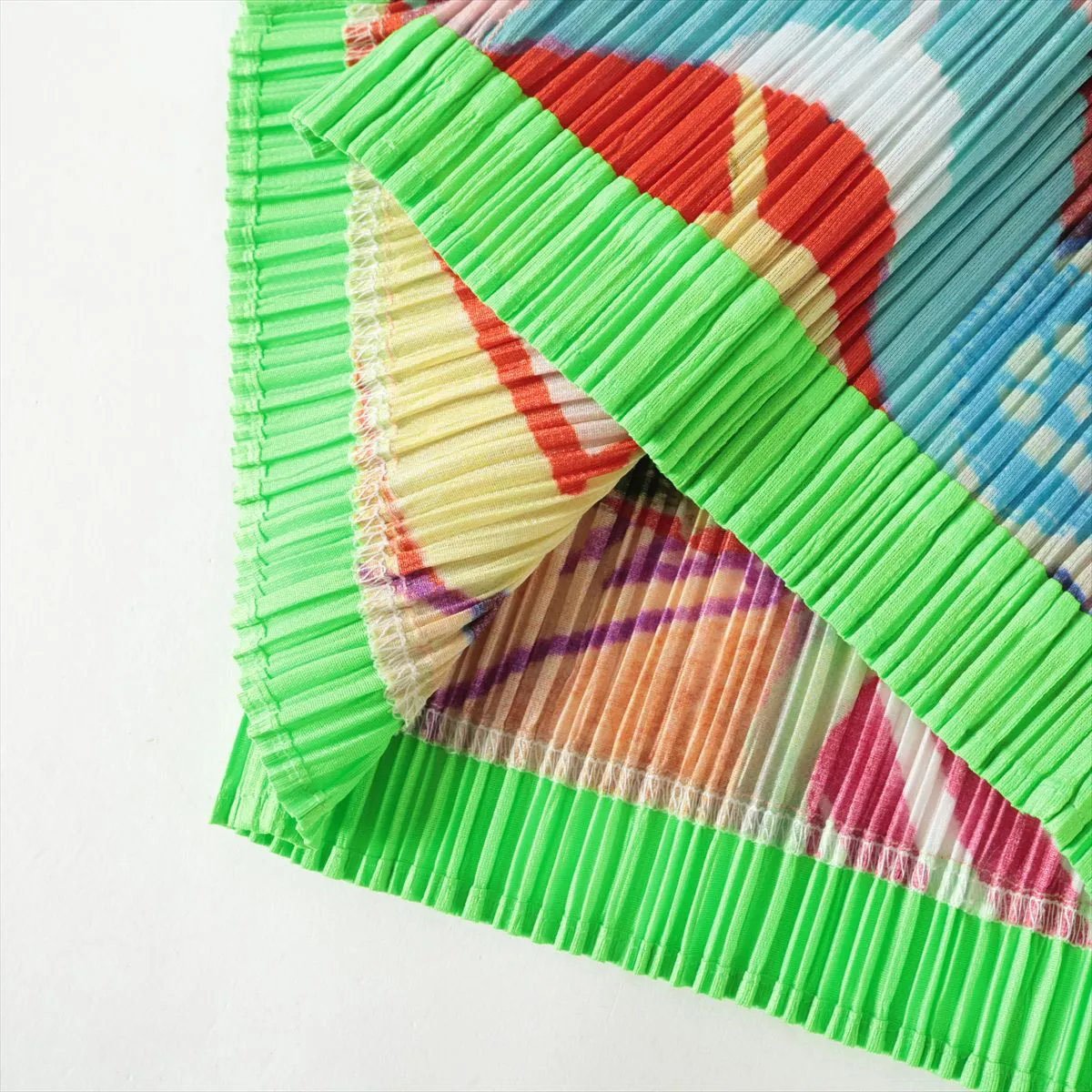 Pleats Please T-Shirt multicolor Polyster M Groen