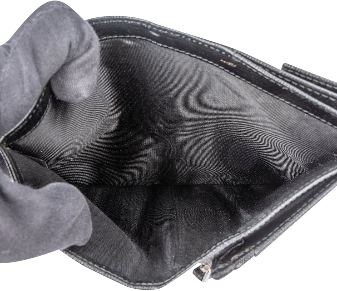 Prada Saffiano Leather Triangel Continental Wallet Zwart