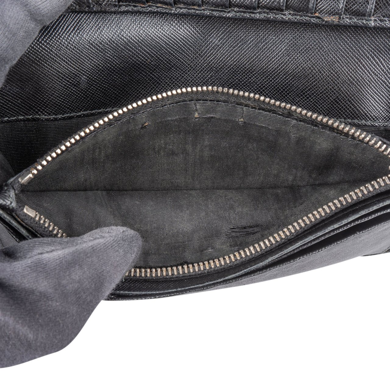 Prada Prada Saffiano Leather Triangel Continental Wallet Zwart