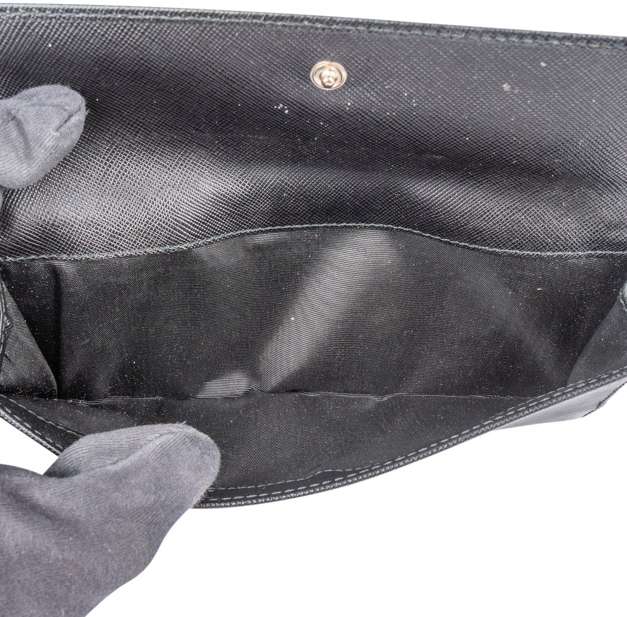 Prada Saffiano Leather Triangel Continental Wallet Zwart