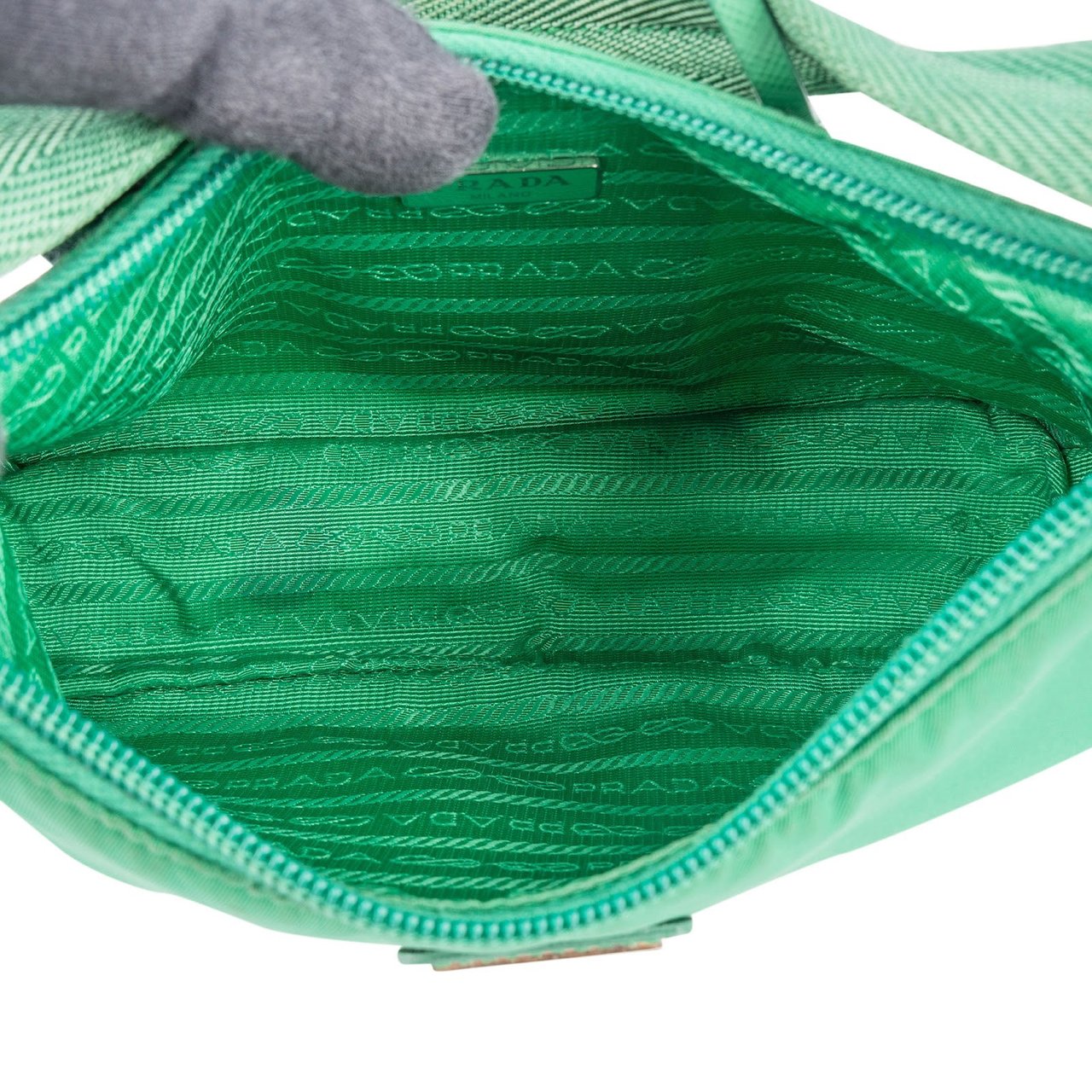 Prada Green Nylon Re-Edition 2000 Handbag Groen