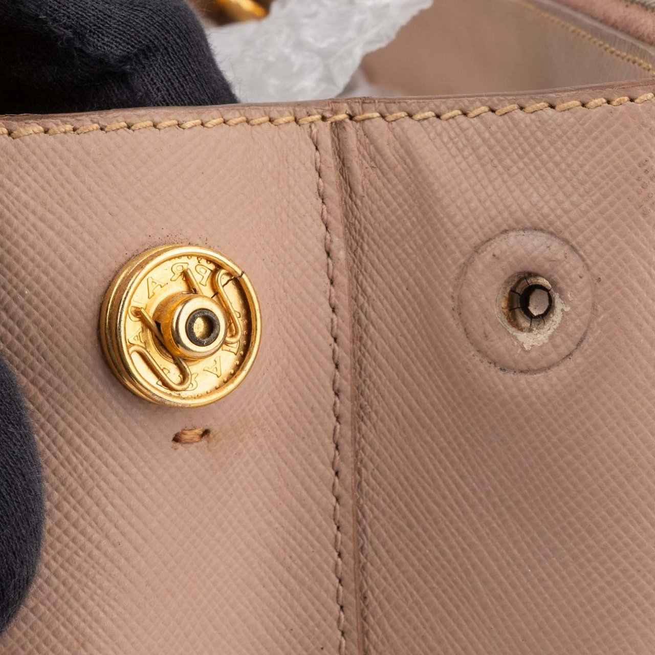 Prada Prada Saffiano Leather Lux Galleria Handbag Roze