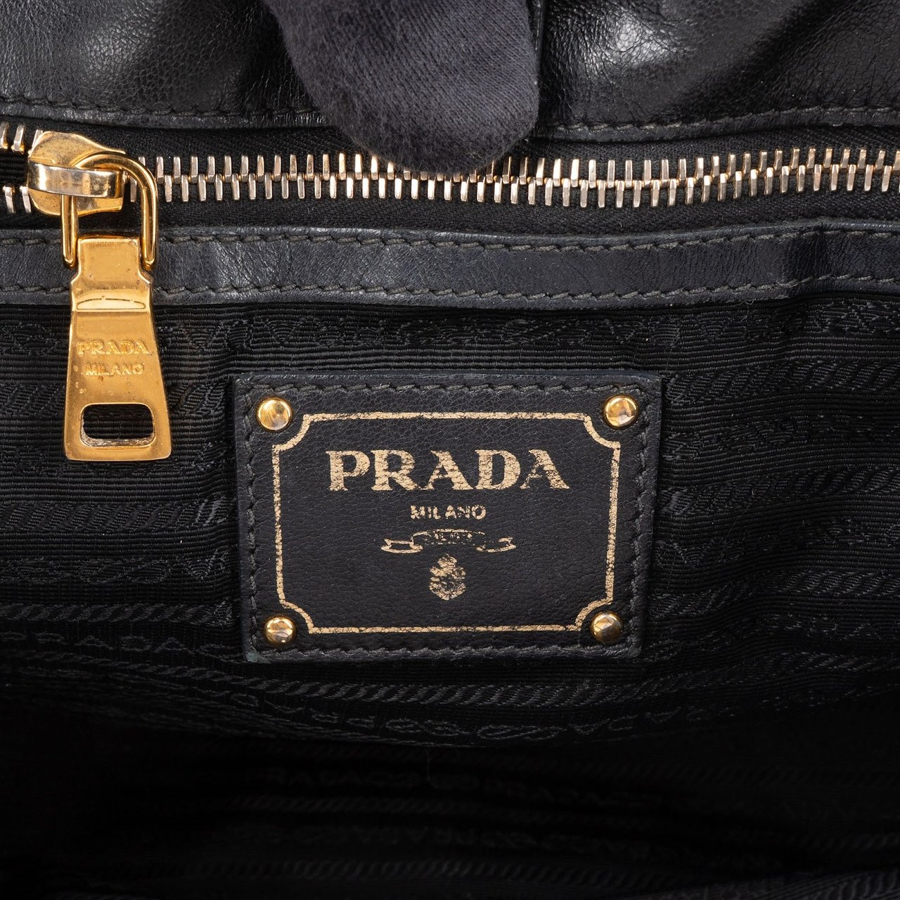 Prada Prada Quilted Leather Gauffre Tote Handbag Zwart