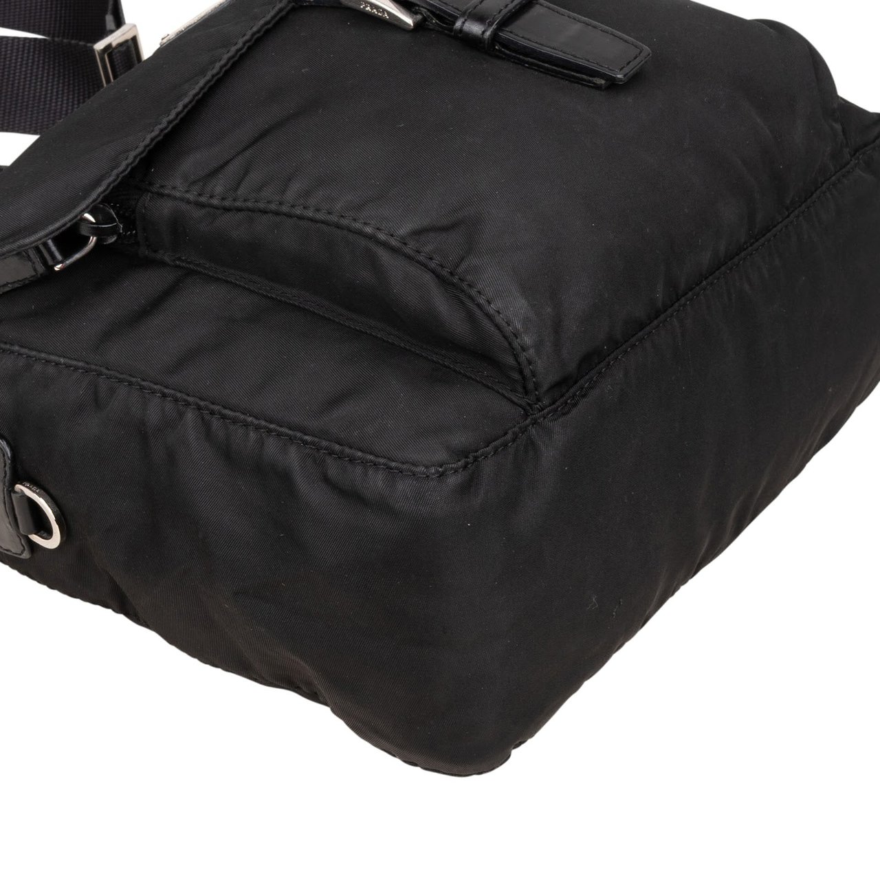 Prada Prada Nylon Triangle Messenger Crossbody Bag Zwart