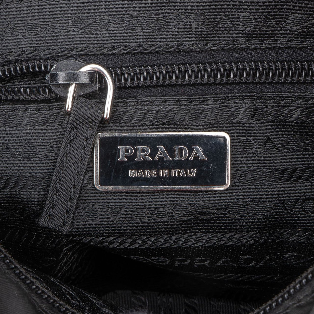 Prada Prada Nylon Triangle Messenger Crossbody Bag Zwart