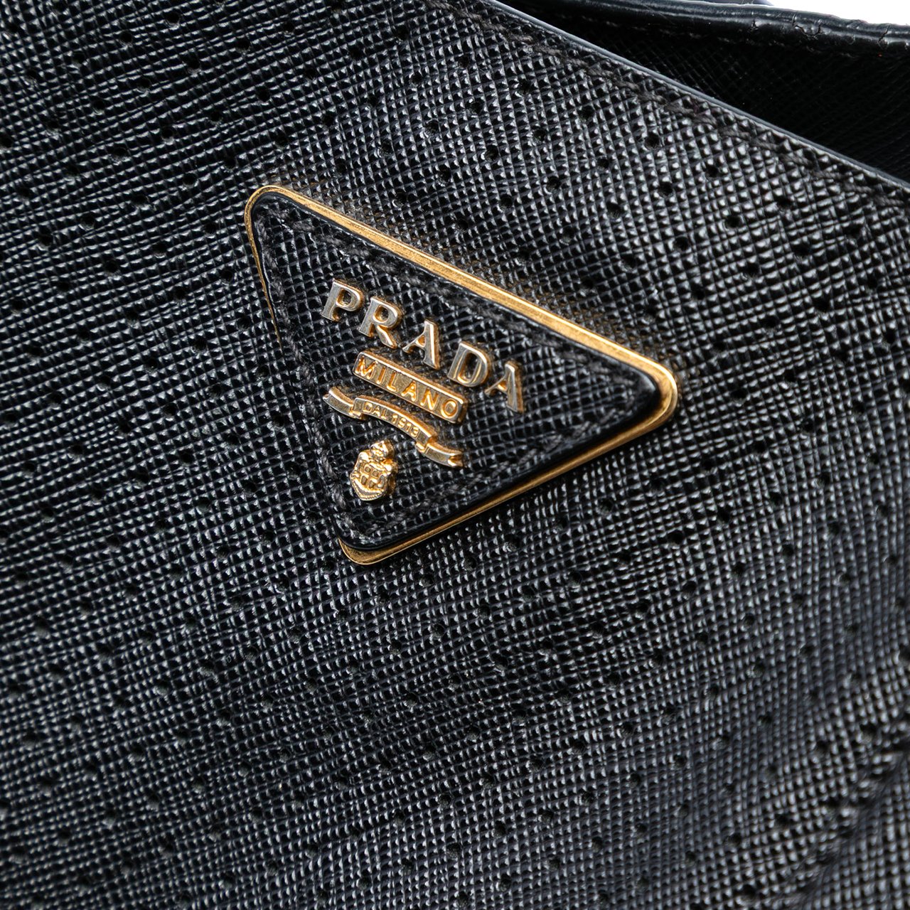 Prada Large Perforated Saffiano Lux Galleria Tote Zwart