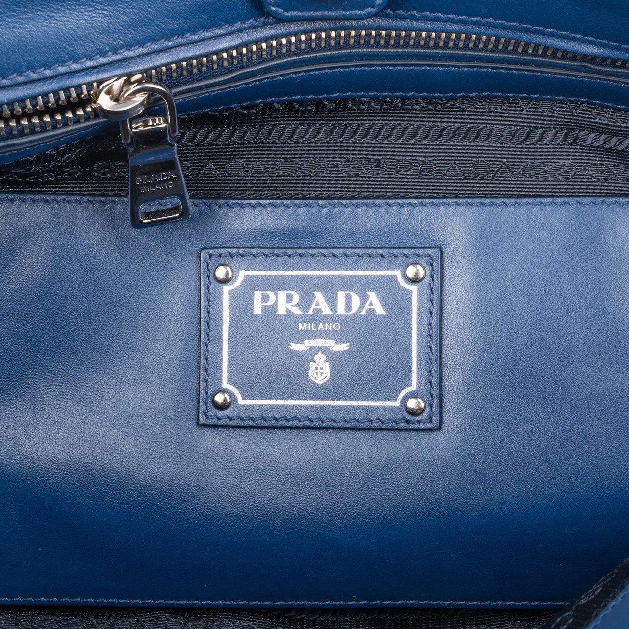 Prada Vitello Soft Leather Galleria Handbag Blauw