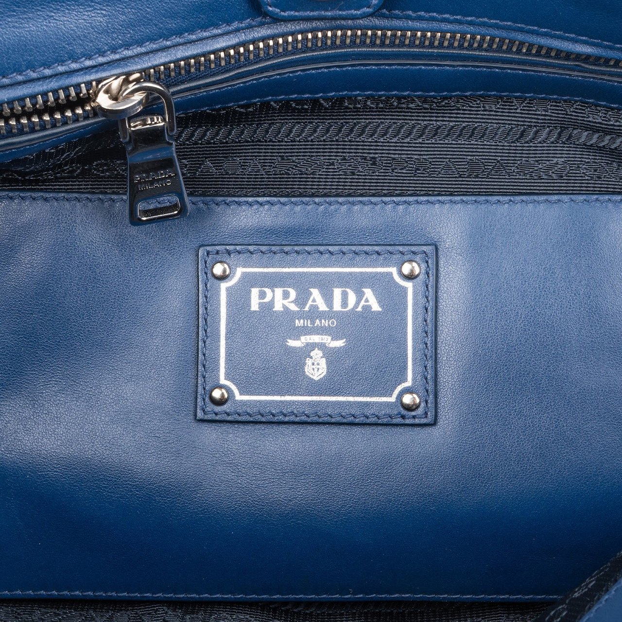 Prada Prada Vitello Soft Leather Galleria Handbag Blauw