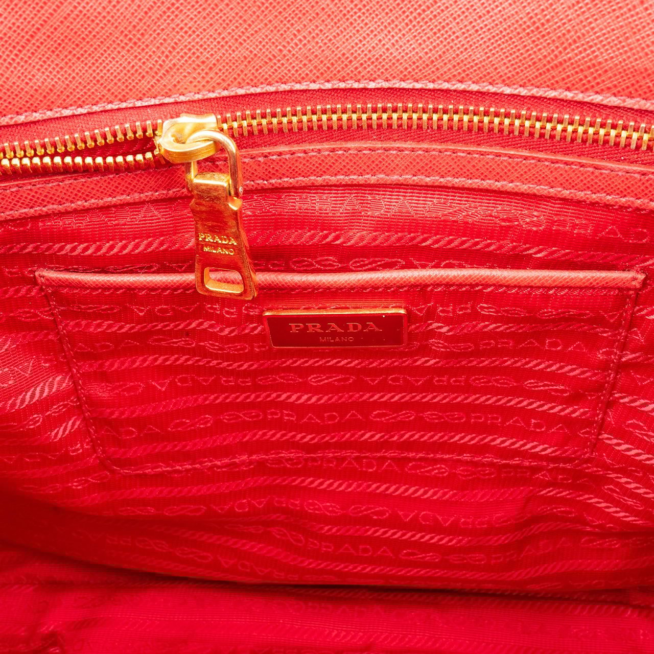 Prada Prada Saffiano Leather Galleria Handbag Rood