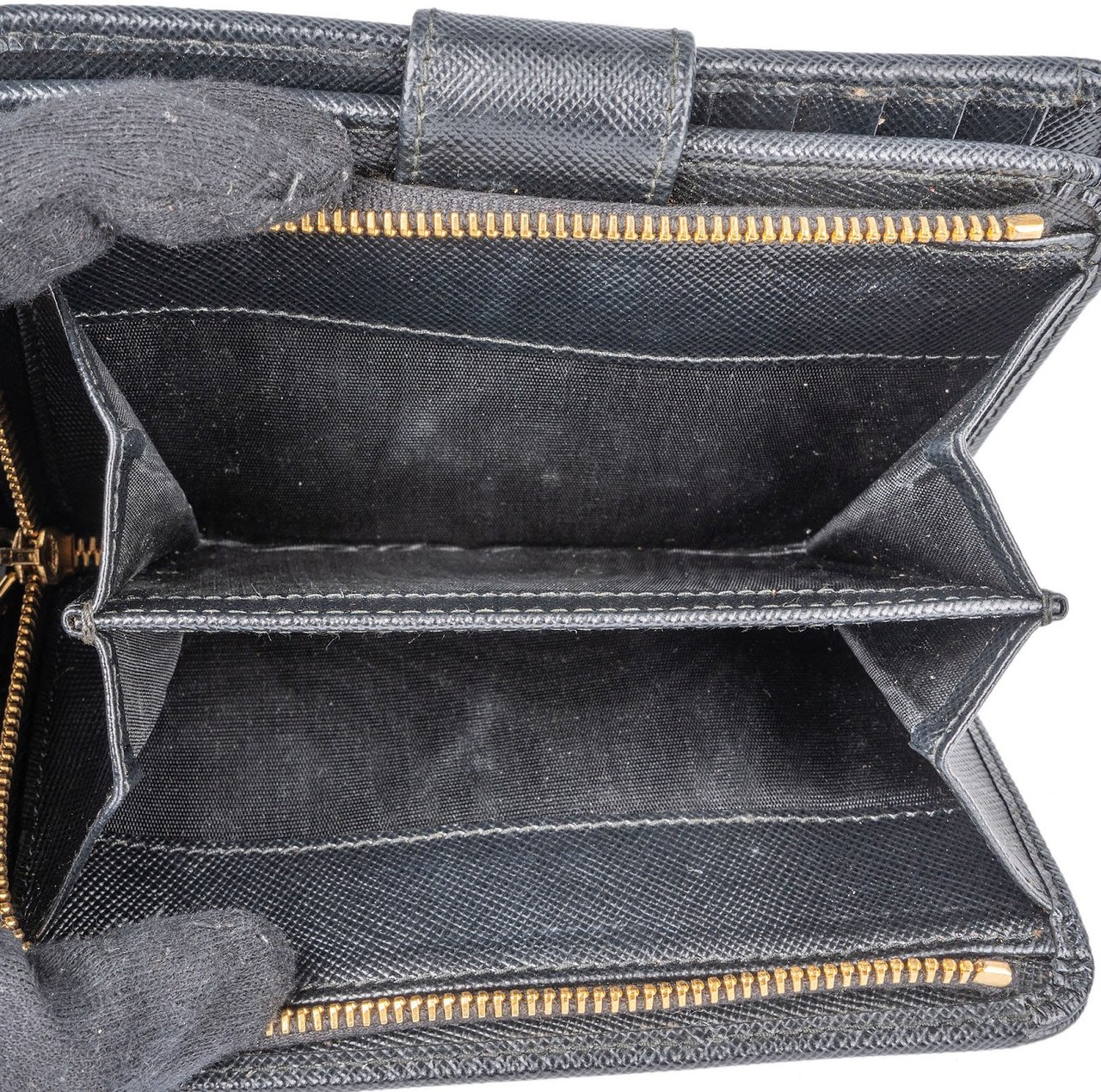 Prada Prada Saffiano Leather Bifold Wallet Zwart