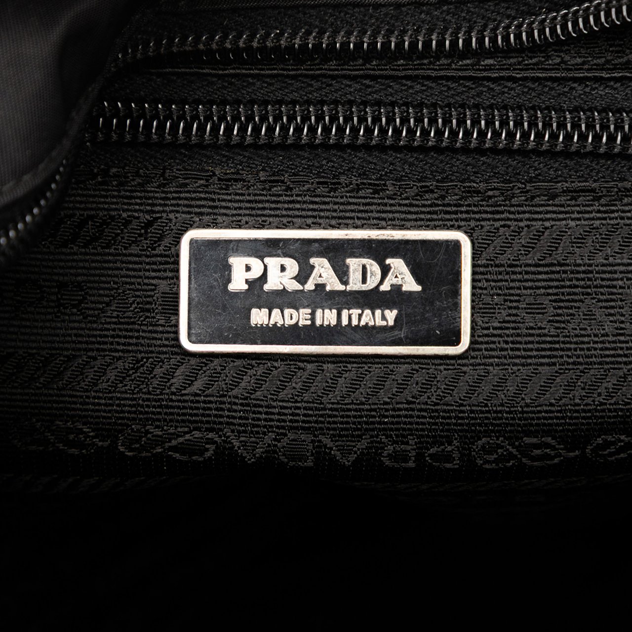 Prada Tessuto Zip Top Crossbody Zwart