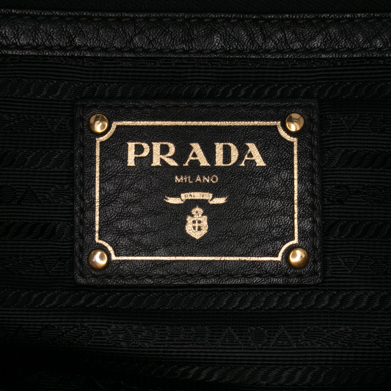 Prada Vitello Daino Open Convertible Tote Zwart