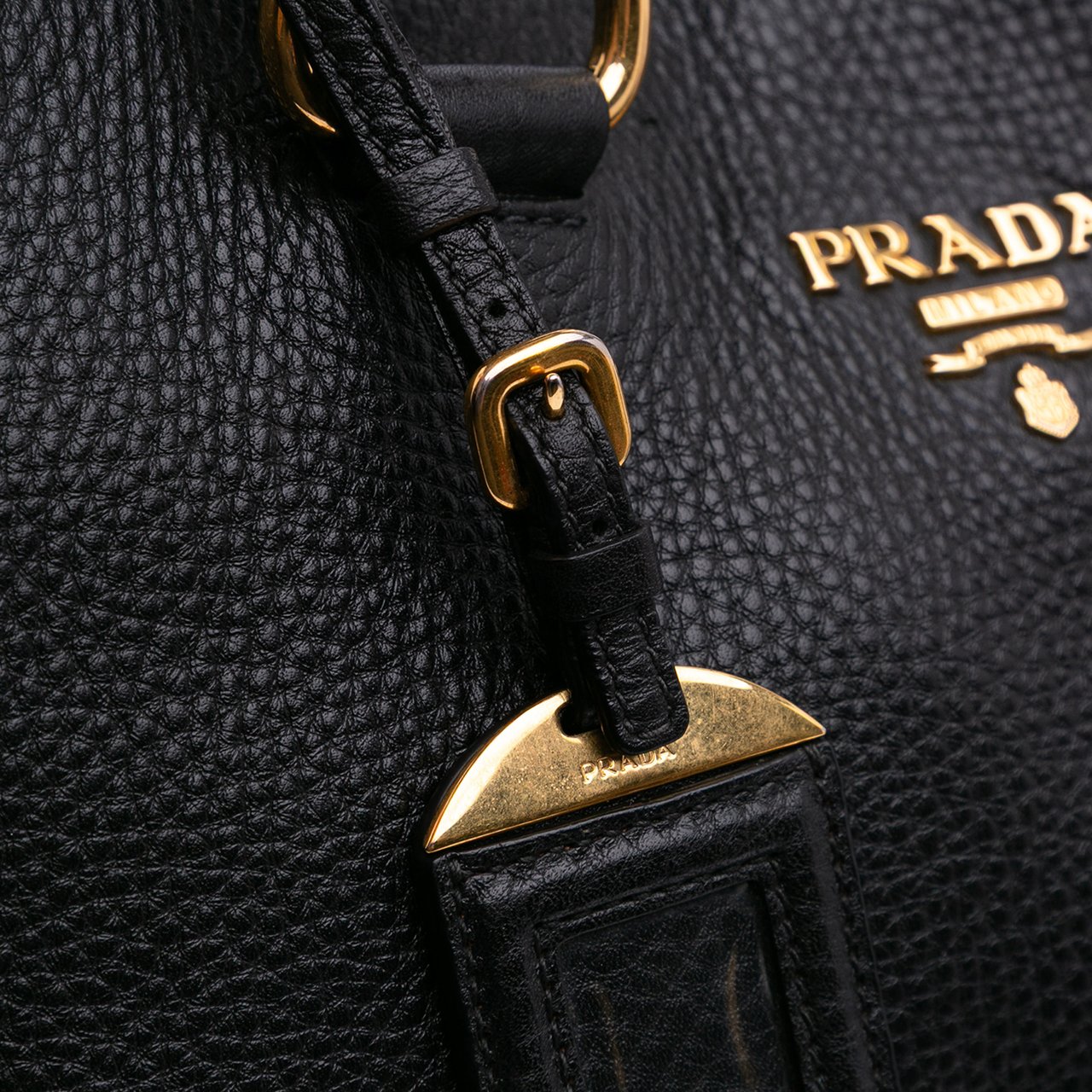 Prada Vitello Daino Open Convertible Tote Zwart