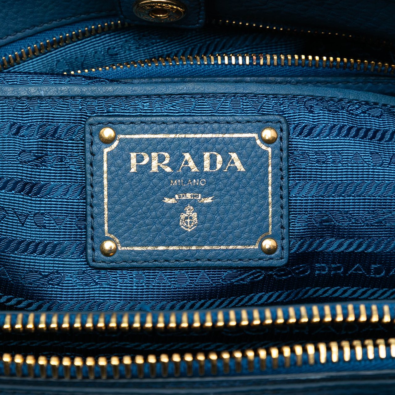 Prada Vitello Daino Double Zip Convertible Tote Blauw