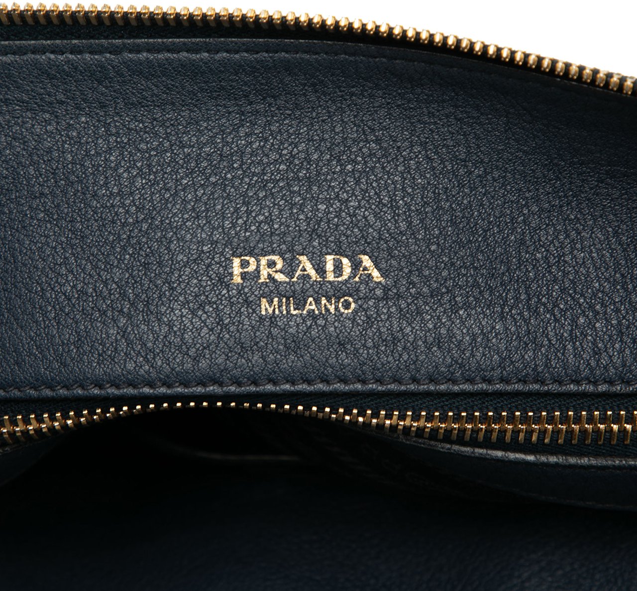 Prada Vitello Daino Zip Top Satchel Blauw