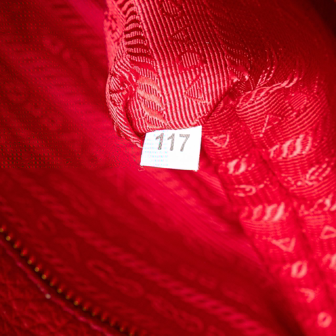 Prada Vitello Daino Open Convertible Tote Rood