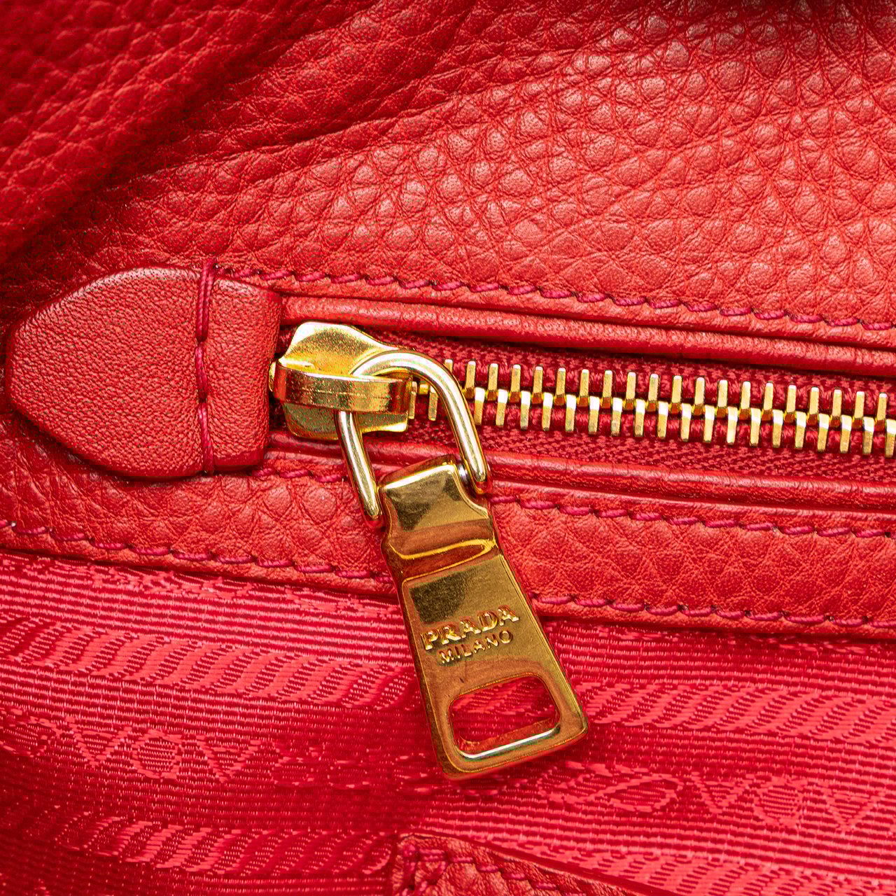 Prada Vitello Daino Open Convertible Tote Rood