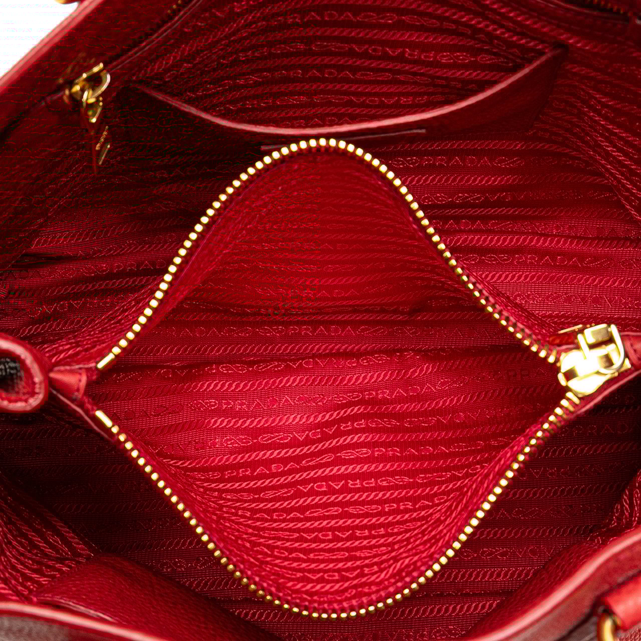 Prada Vitello Daino Open Convertible Tote Rood