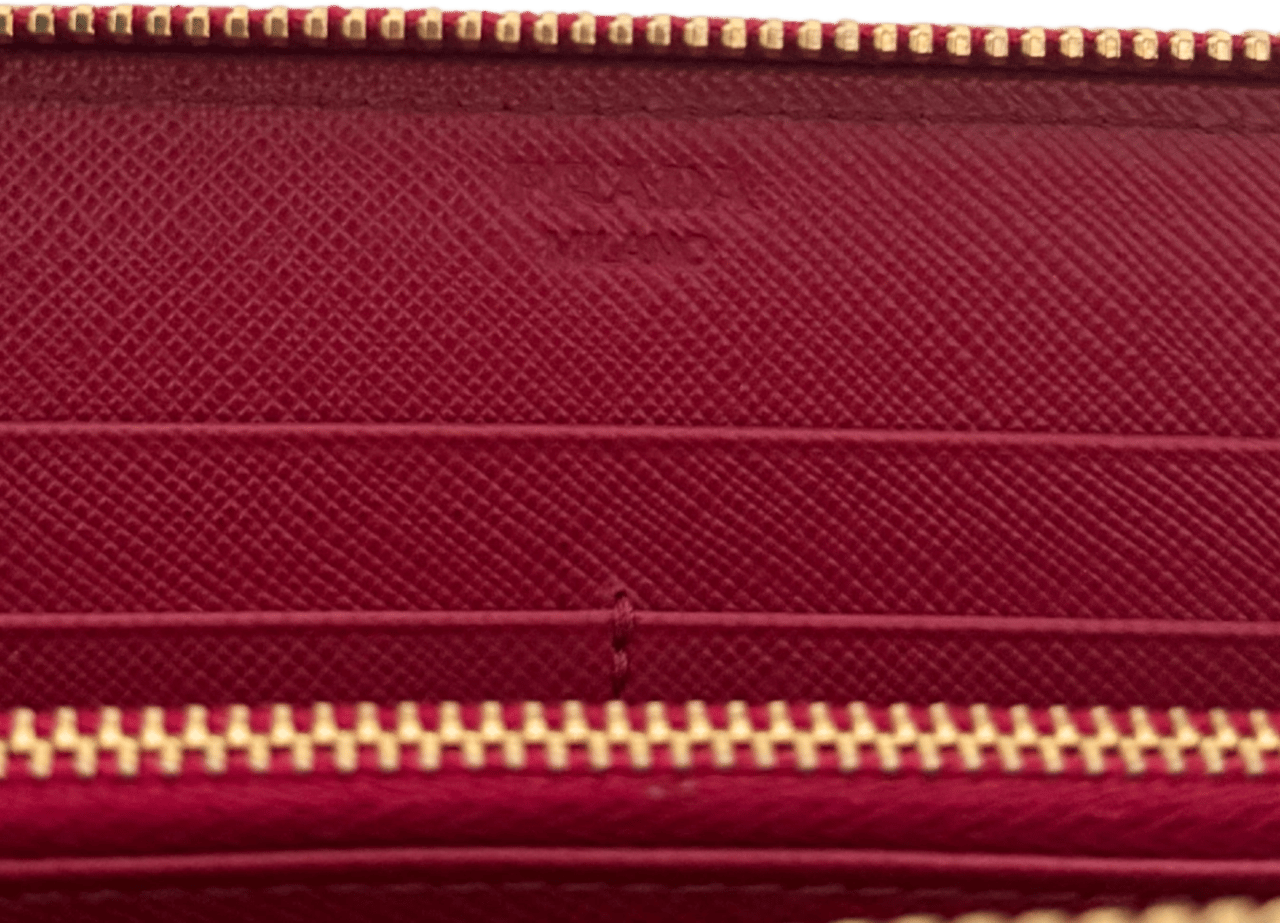 Prada Prada Zippy Geldbörse aus Saffiano Leder Pink / sehr gut Roze