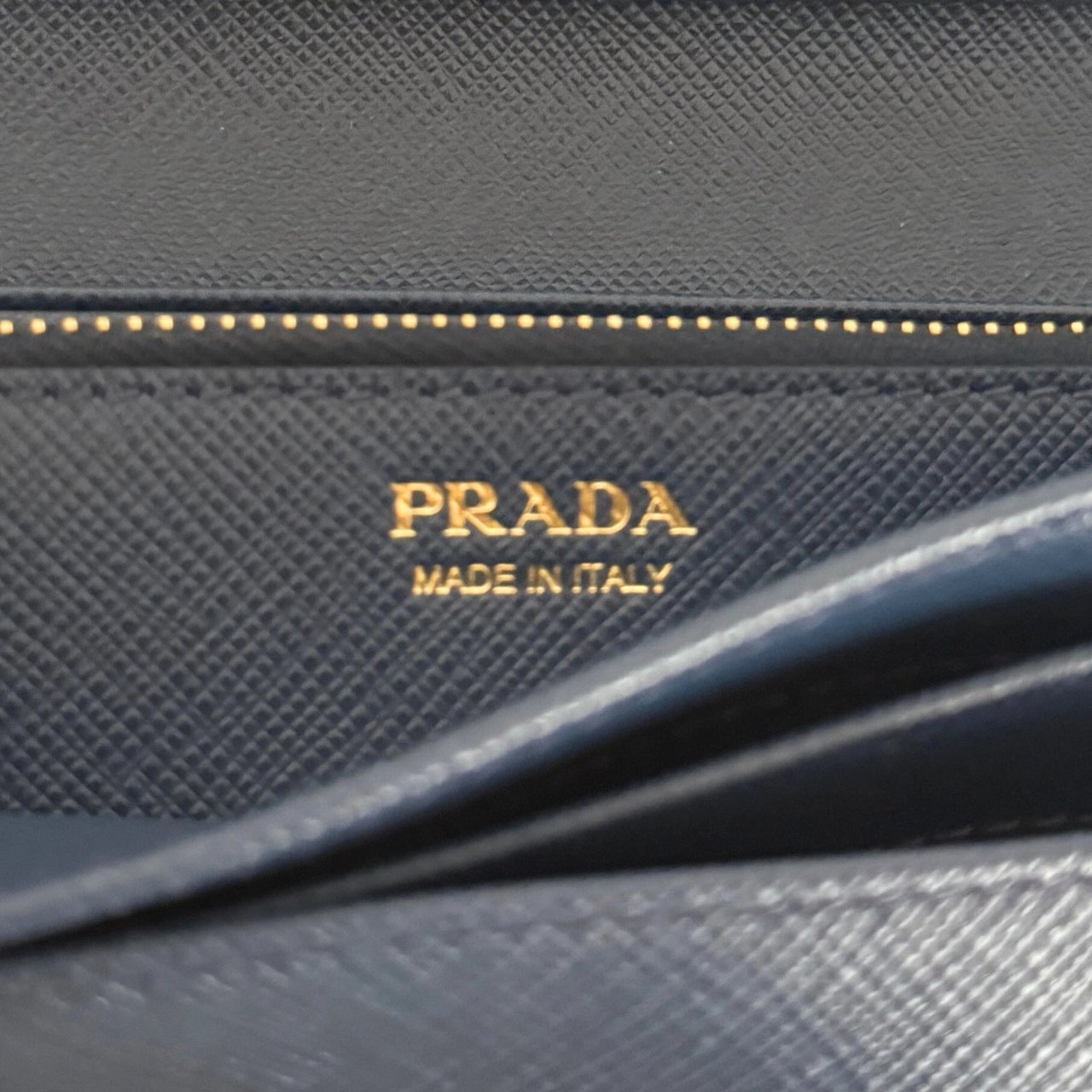 Prada Prada lange Geldbörse aus Saffiano Leder Bluette / neuwertig Blauw