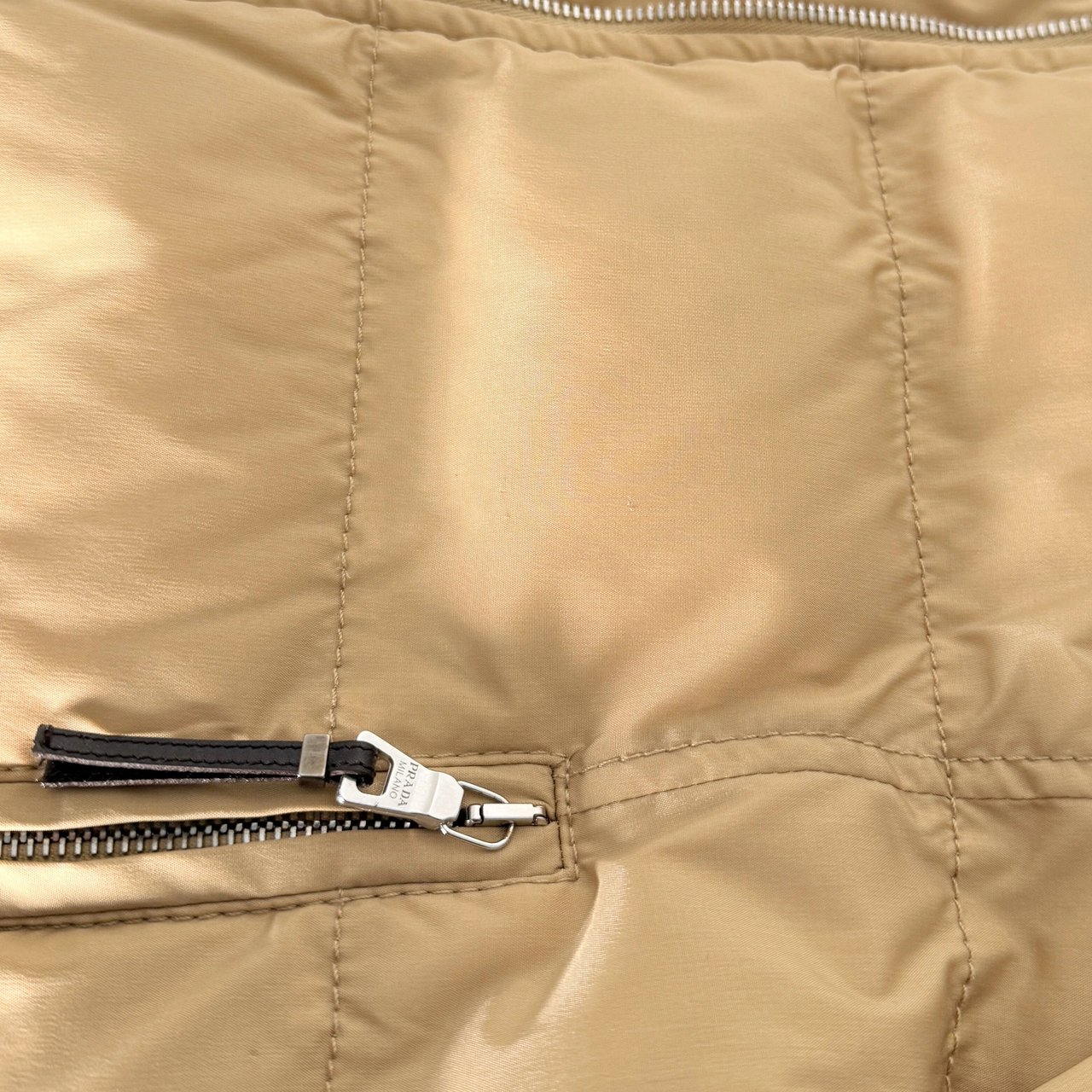 Prada Prada Daunenjacke Größe 44 Beige / sehr gut Beige