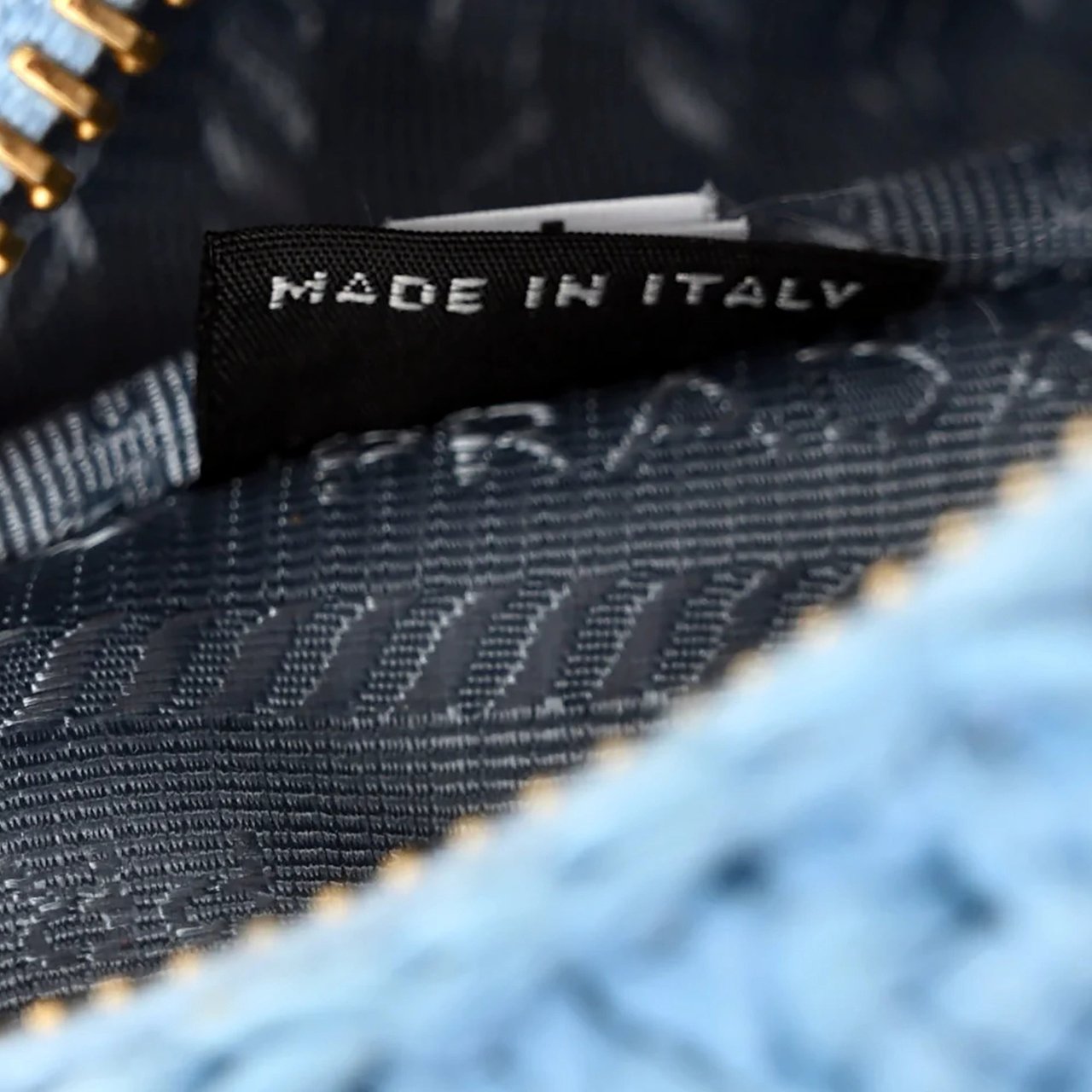 Prada Prada Re-Edition 2005 Raffia hellblau /neuwertig Blauw