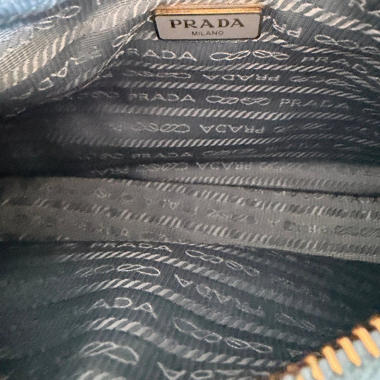 Prada Prada Re-Edition 2005 Raffia hellblau /neuwertig Blauw