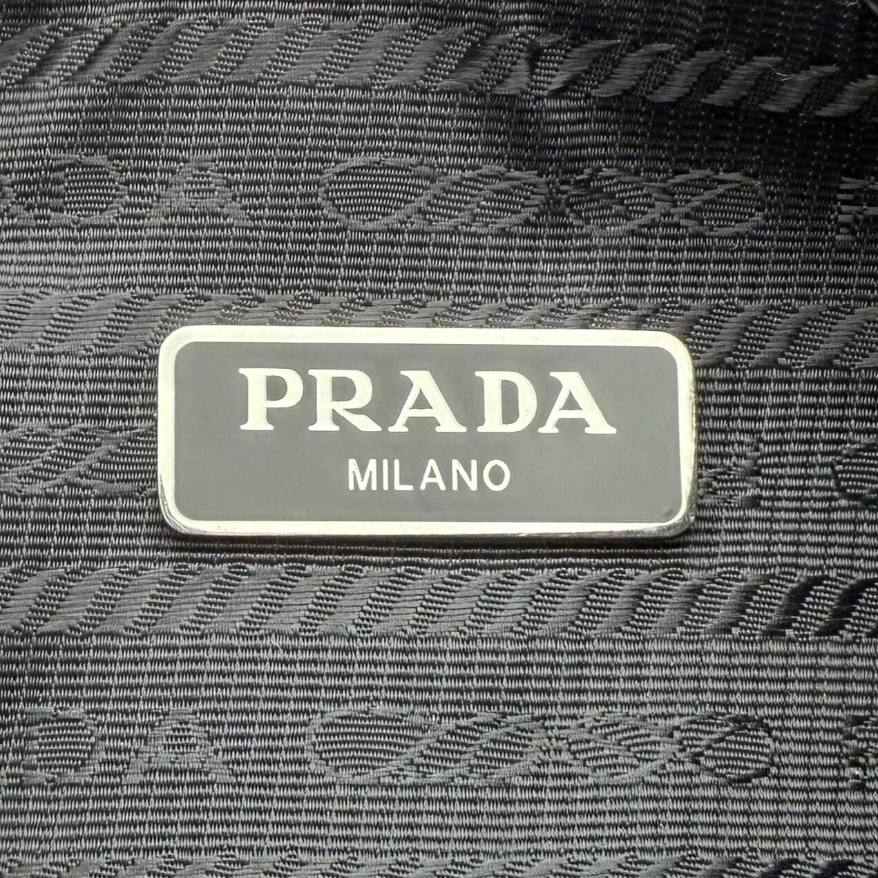Prada Prada Re-Edition 2005 aus Re-Nylon Schwarz Fullset 2023 / neuwertig Zwart