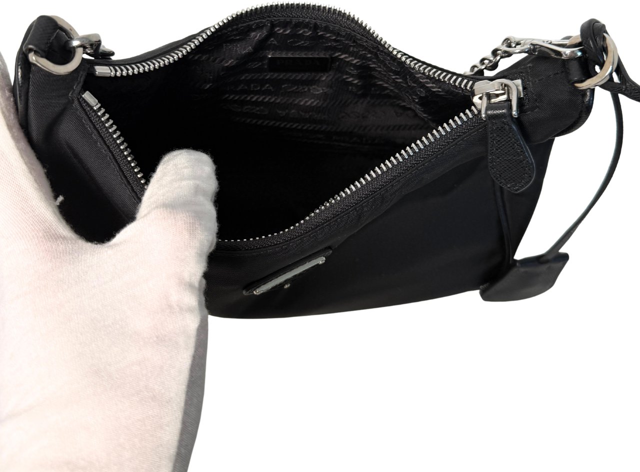Prada Prada Re-Edition 2005 aus Re-Nylon Schwarz Fullset 2023 / neuwertig Zwart