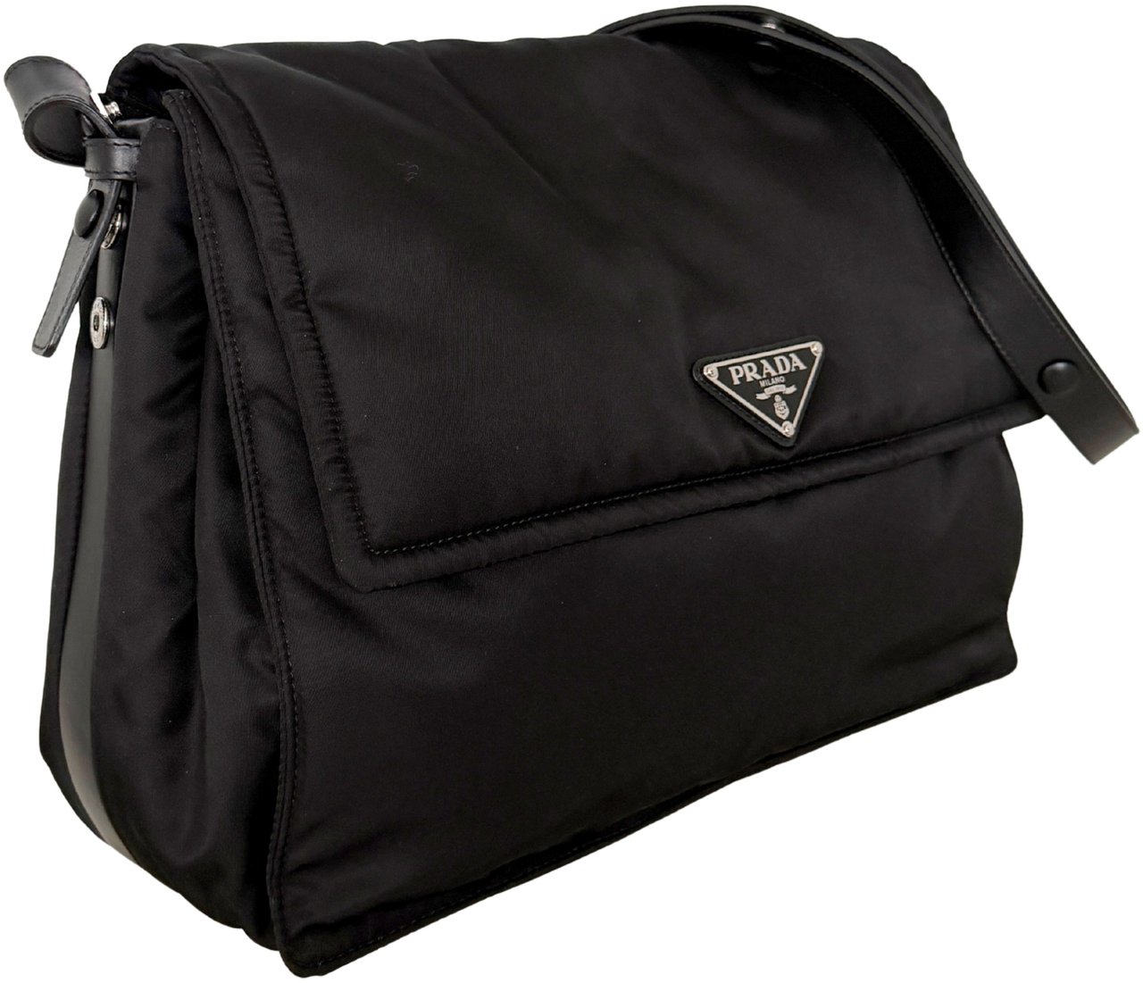 Prada Traveller Large Shoulder Bag in Re-Nylon Black Zwart