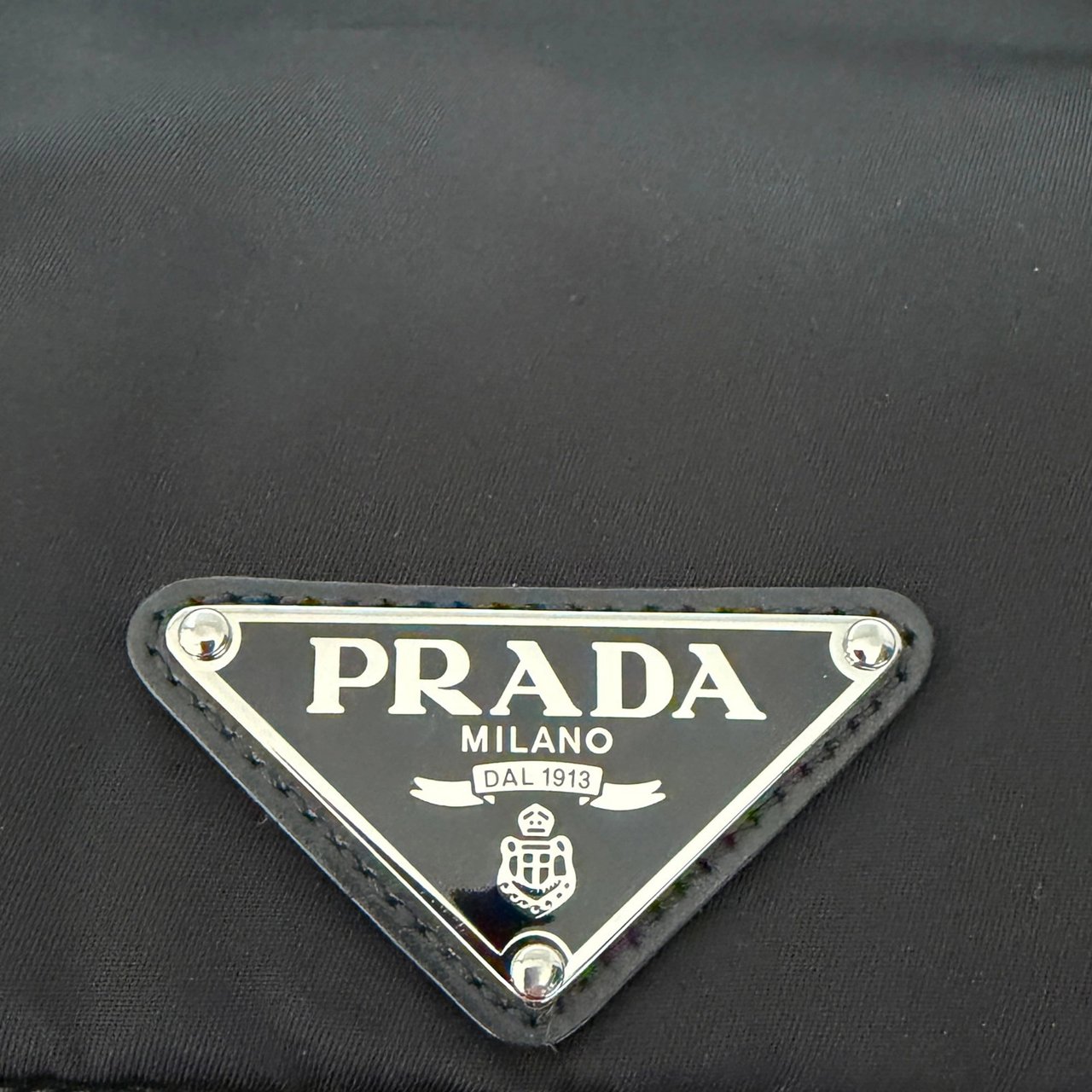 Prada Traveller Large Shoulder Bag in Re-Nylon Black Zwart