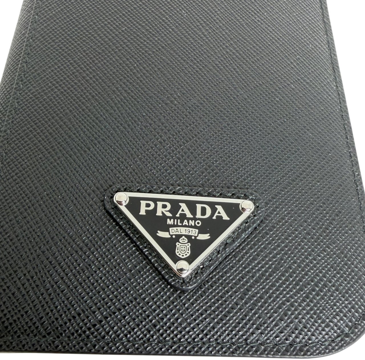 Prada Hülle iPhone 17 Pro Max Saffiano Leder schwarz Fullset Zwart