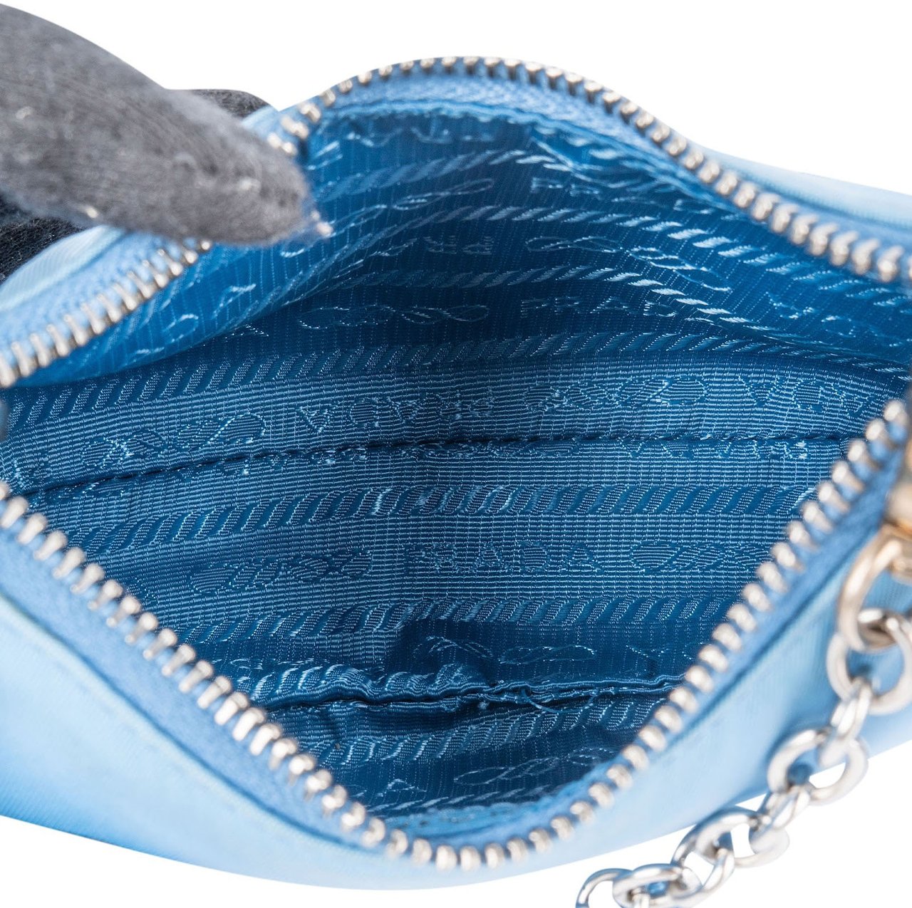 Prada Prada Blue Nylon Triangle Re-Edition Crossbody Bag Lichtblauw