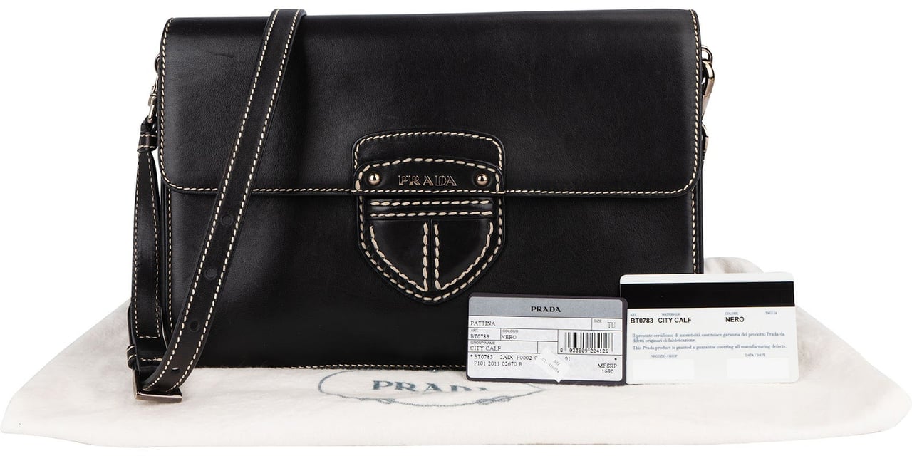 Prada Leather Contrast Stitch Flap Crossbody Bag Zwart